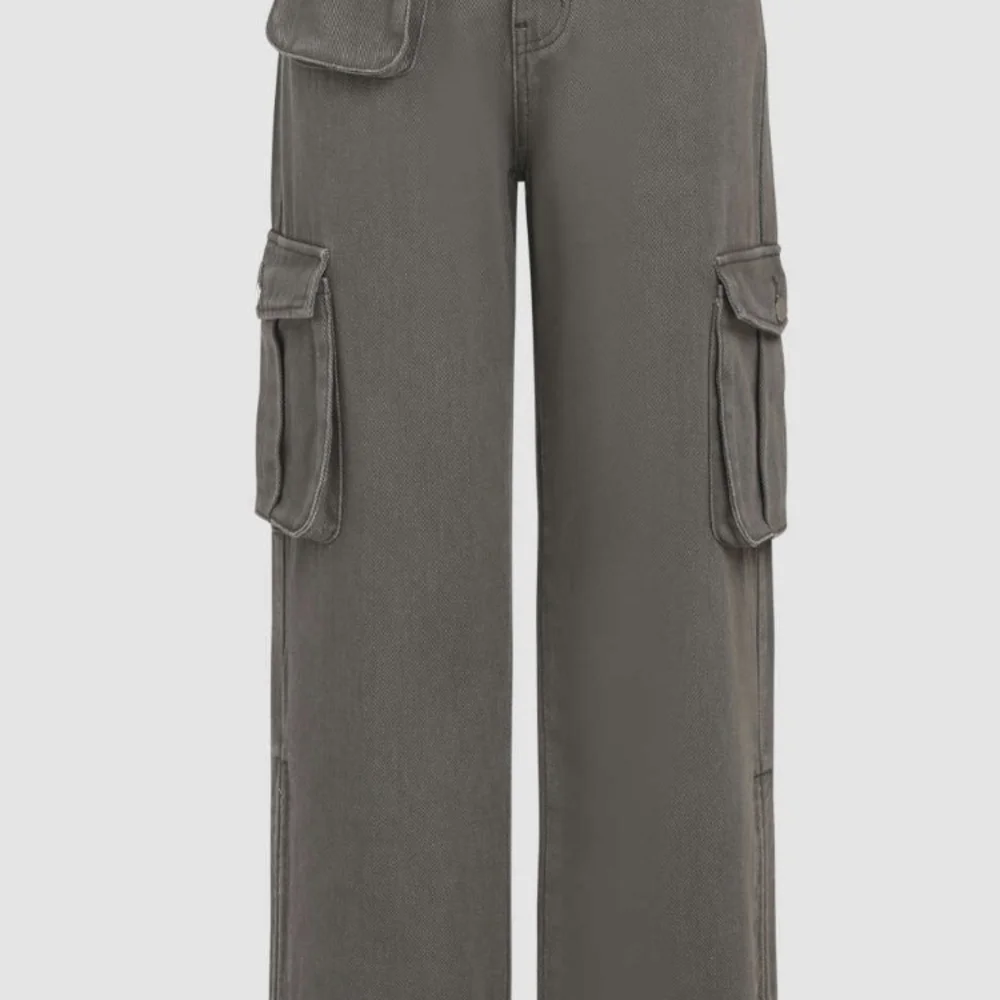 Cider Sz M NWT - Gray Cargo Pants with Sturdy Material and Straight Fit - Picture 4 of 13